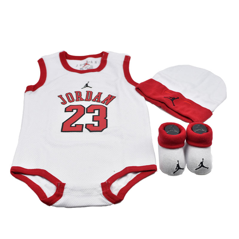 海外限定モデル Jordan ベビー 3ピースセット 6-12か月