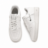 海外限定 NIKE WMNS AIR FORCE 1 '07 PURE PLATINUM/METALLIC SILVER IU7558-030