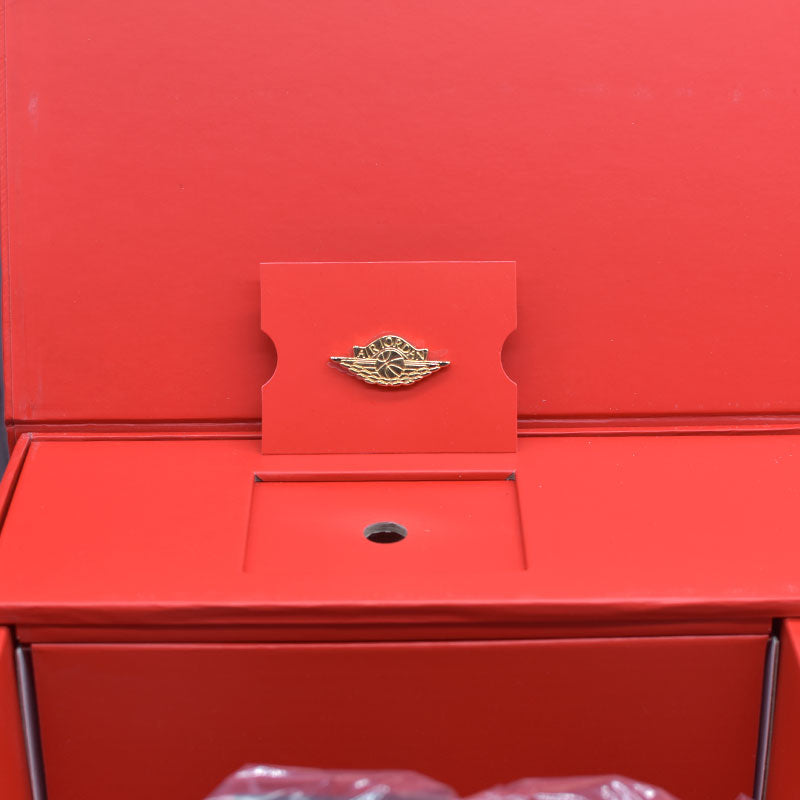 JUST DON × NIKE AIR JORDAN 2 RETRO BEACH / METALLIC GOLD - UNIVERSITY RED 834825-250