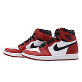 NIKE AIR JORDAN 1 RETRO HIGH OG ” CHICAGO ” 555088-101