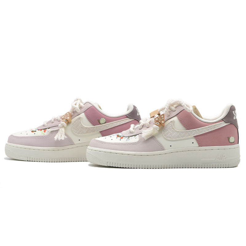NIKE WOMEN'S AIR FORCE 1 LOW " MUSHROOM " IB8874-111