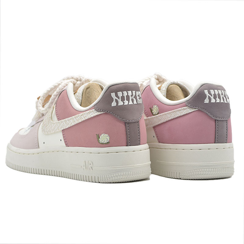 NIKE WOMEN'S AIR FORCE 1 LOW " MUSHROOM " IB8874-111