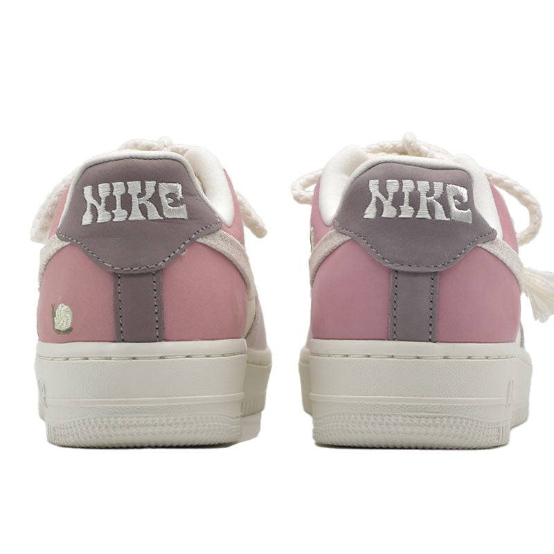 NIKE WOMEN'S AIR FORCE 1 LOW " MUSHROOM " IB8874-111