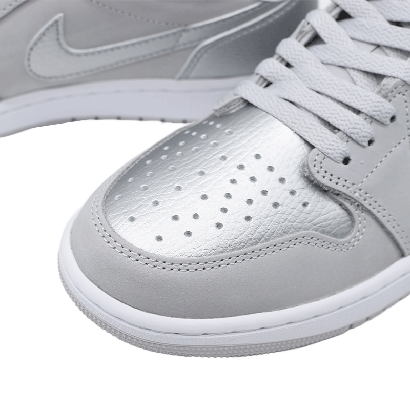 NIKE AIR JORDNA 1 LOW OG " METALLIC SILVER " CZ0790-002