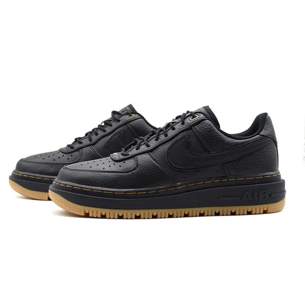 Nike ブラックスニーカー DB4109-001 海外限定 NIKE AIR FORCE 1 LOW LUXE 